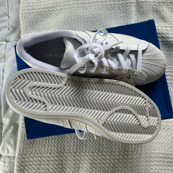 Adidas Superstar - Picture 3 of 6